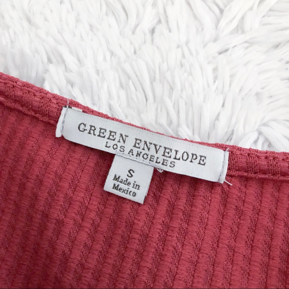 green envelope | red tie front short sleeve - Picture 4 of 5